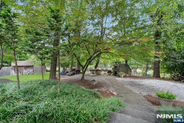 51 Rutherford Place, Montvale, NJ 07645
