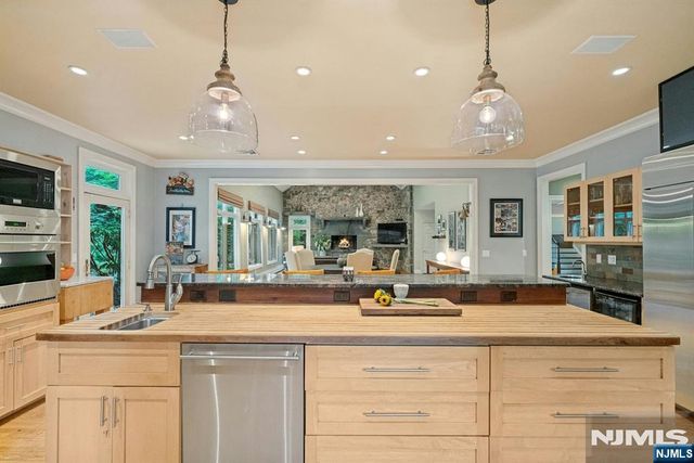 51 Rutherford Place, Montvale, NJ 07645