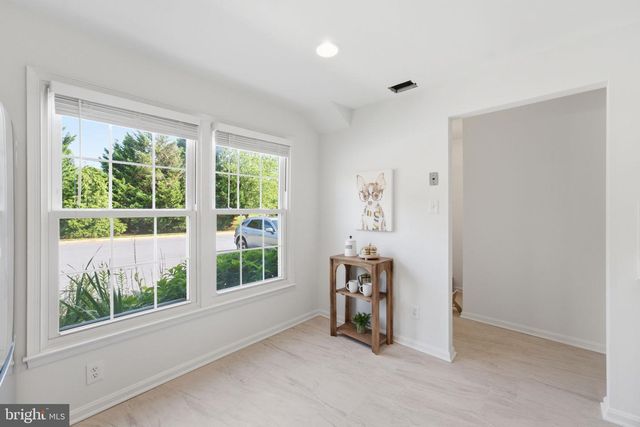 5603 INDEPENDENCE CIR, Alexandria, VA 22312