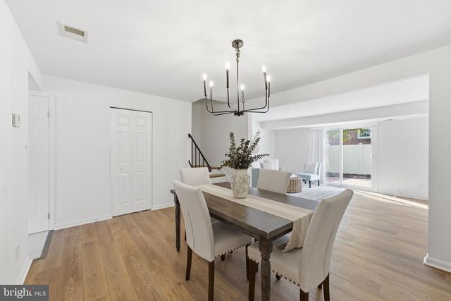 5603 INDEPENDENCE CIR, Alexandria, VA 22312