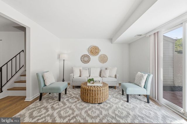 5603 INDEPENDENCE CIR, Alexandria, VA 22312