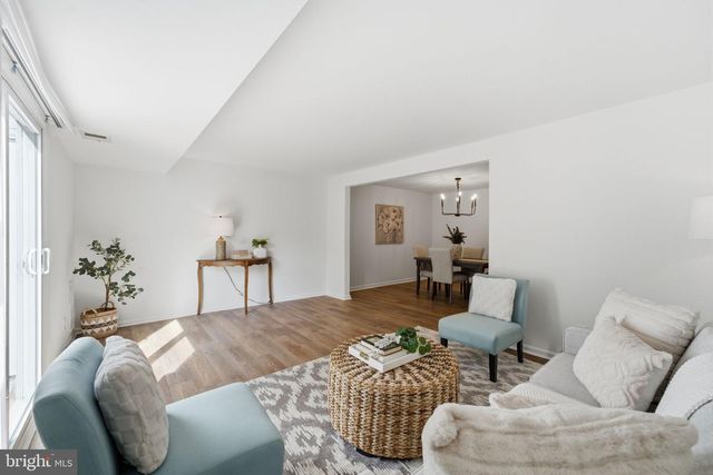 5603 INDEPENDENCE CIR, Alexandria, VA 22312