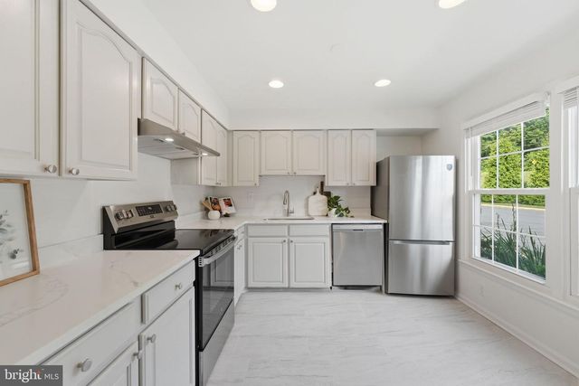5603 INDEPENDENCE CIR, Alexandria, VA 22312