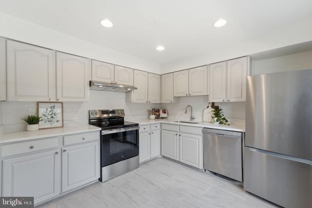 5603 INDEPENDENCE CIR, Alexandria, VA 22312