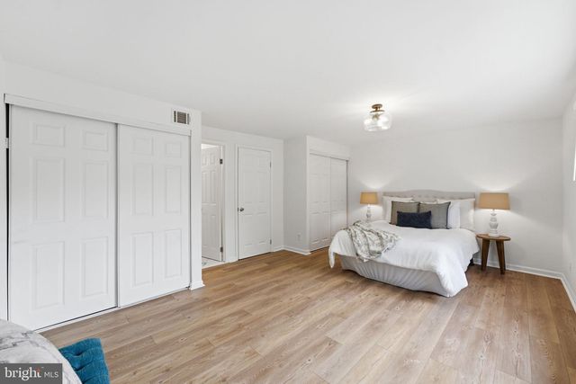 5603 INDEPENDENCE CIR, Alexandria, VA 22312