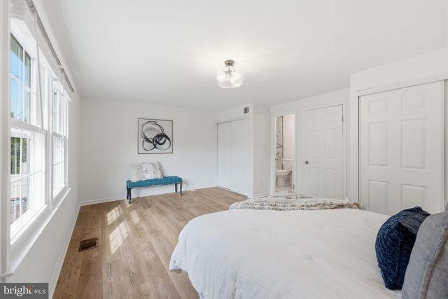5603 INDEPENDENCE CIR, Alexandria, VA 22312