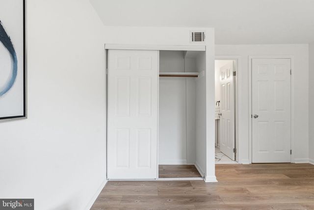 5603 INDEPENDENCE CIR, Alexandria, VA 22312