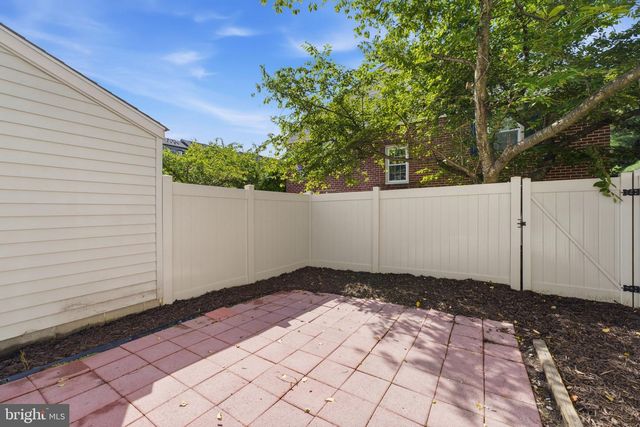 5603 INDEPENDENCE CIR, Alexandria, VA 22312