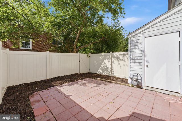 5603 INDEPENDENCE CIR, Alexandria, VA 22312