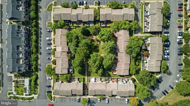 5603 INDEPENDENCE CIR, Alexandria, VA 22312