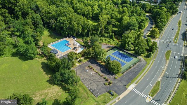 5603 INDEPENDENCE CIR, Alexandria, VA 22312