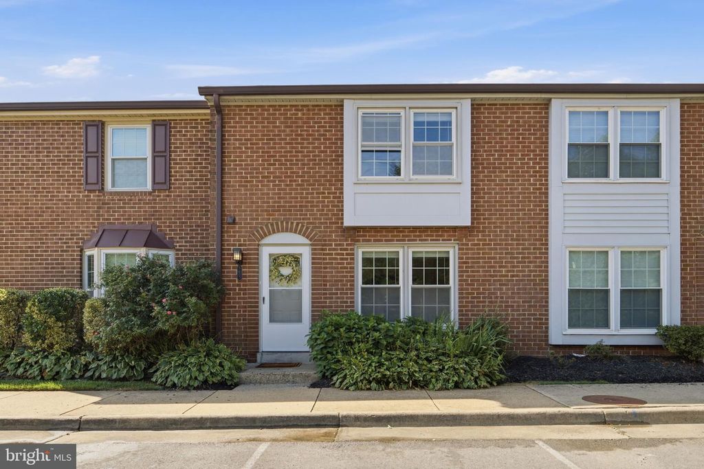5603 INDEPENDENCE CIR, Alexandria, VA 22312