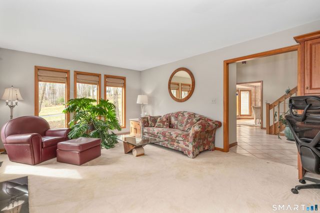 67 Hunters Crossing, Burlington, CT 06013