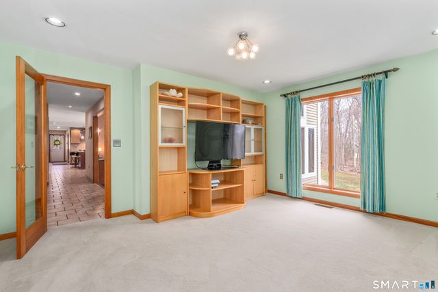 67 Hunters Crossing, Burlington, CT 06013