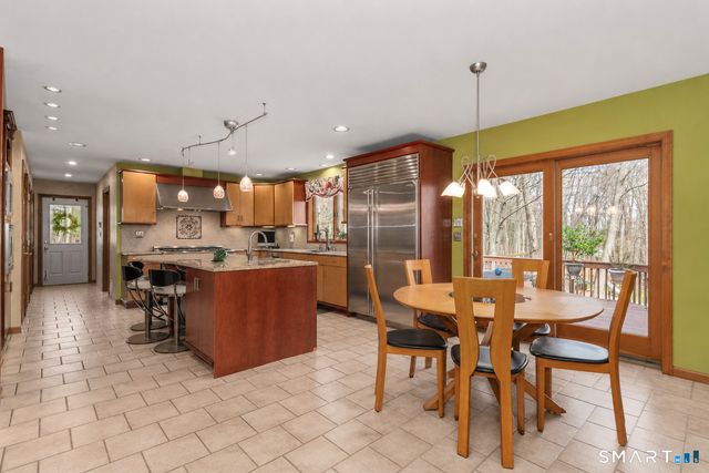 67 Hunters Crossing, Burlington, CT 06013