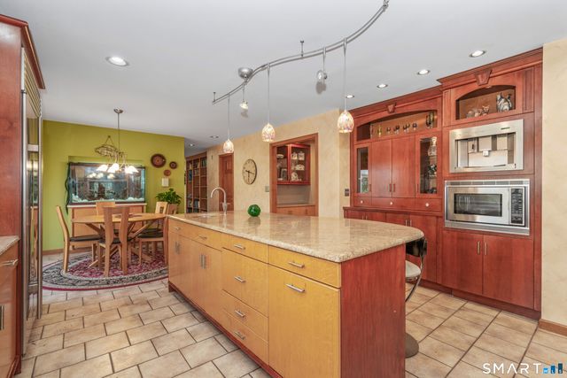 67 Hunters Crossing, Burlington, CT 06013