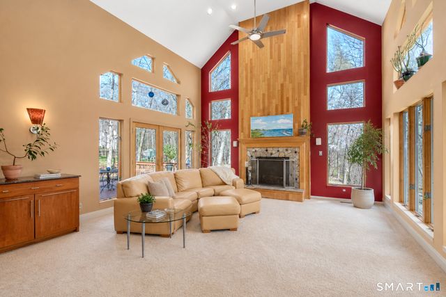 67 Hunters Crossing, Burlington, CT 06013