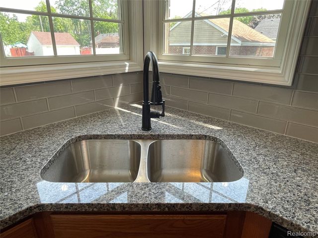 13203 Chestnut Street, Southgate, MI 48195