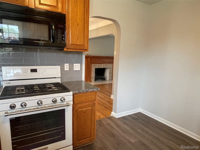 13203 Chestnut Street, Southgate, MI 48195