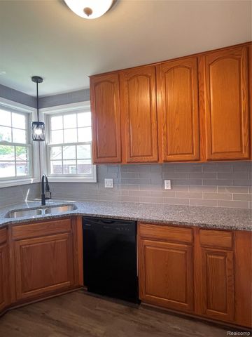13203 Chestnut Street, Southgate, MI 48195
