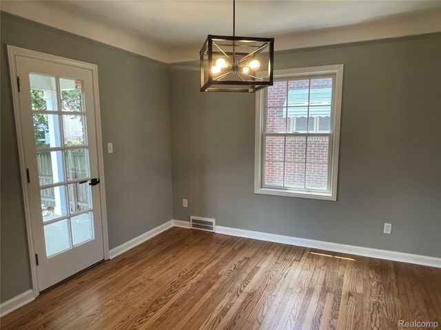 13203 Chestnut Street, Southgate, MI 48195