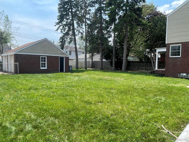 13203 Chestnut Street, Southgate, MI 48195