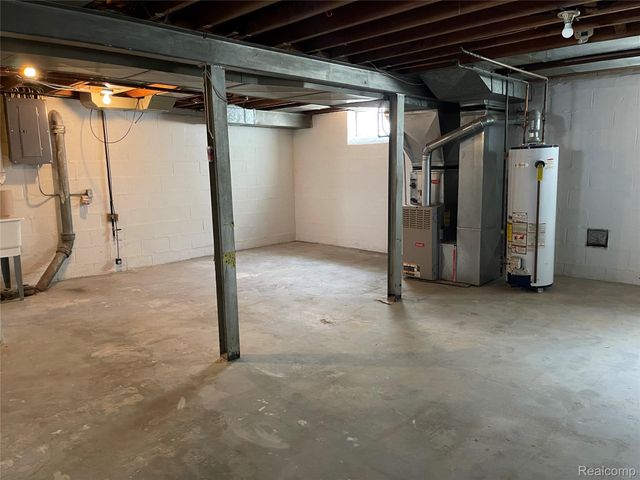 13203 Chestnut Street, Southgate, MI 48195