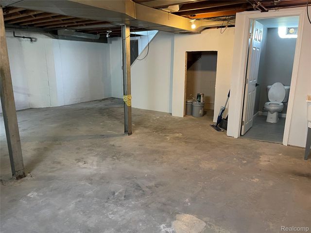 13203 Chestnut Street, Southgate, MI 48195