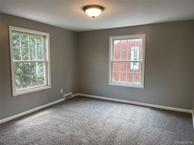 13203 Chestnut Street, Southgate, MI 48195