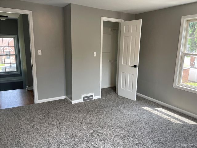 13203 Chestnut Street, Southgate, MI 48195