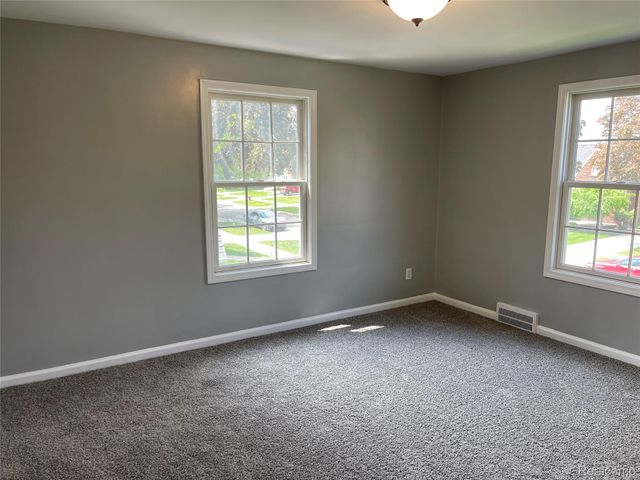 13203 Chestnut Street, Southgate, MI 48195
