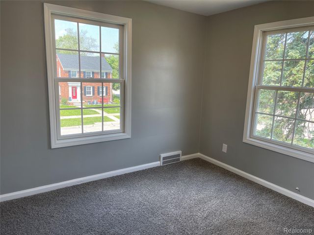 13203 Chestnut Street, Southgate, MI 48195