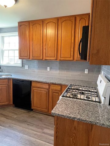 13203 Chestnut Street, Southgate, MI 48195
