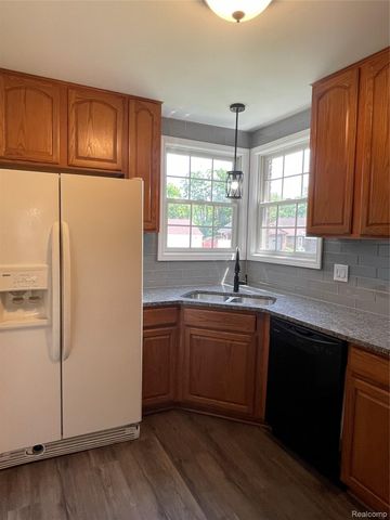 13203 Chestnut Street, Southgate, MI 48195