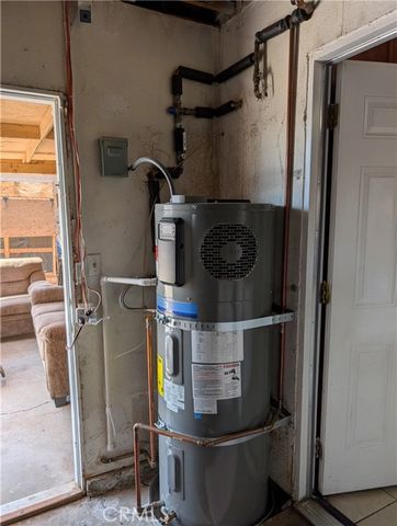 11598 Peach Avenue, Hesperia, CA 92345