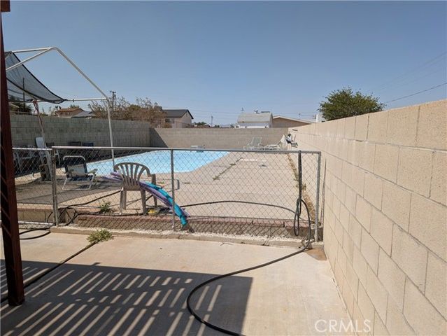 11598 Peach Avenue, Hesperia, CA 92345