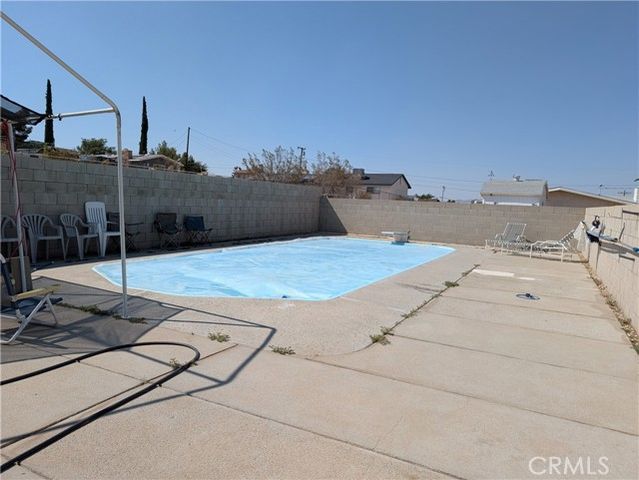 11598 Peach Avenue, Hesperia, CA 92345