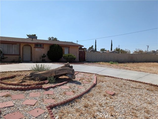 11598 Peach Avenue, Hesperia, CA 92345