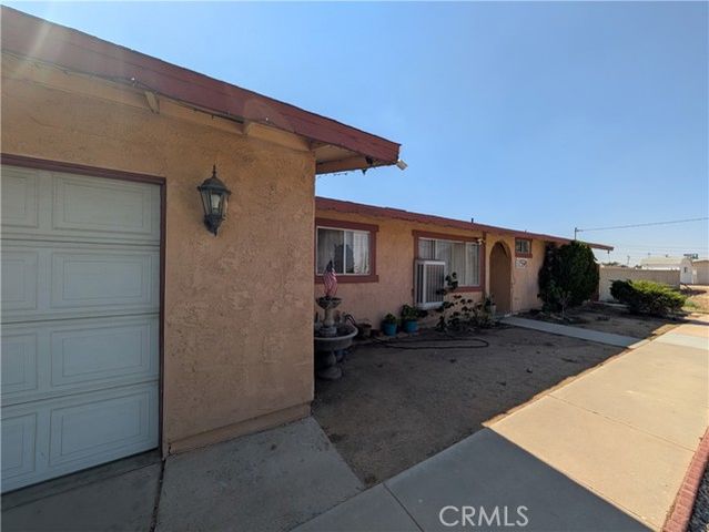 11598 Peach Avenue, Hesperia, CA 92345