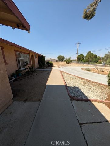 11598 Peach Avenue, Hesperia, CA 92345