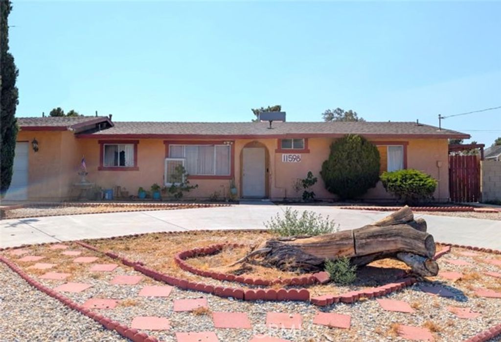 11598 Peach Avenue, Hesperia, CA 92345