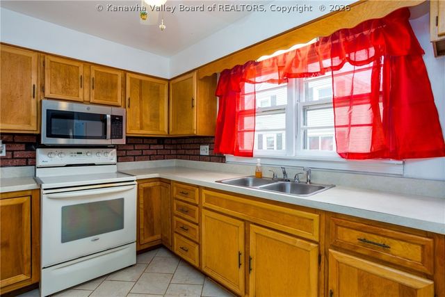 103 Washington Avenue, Nitro, WV 25143