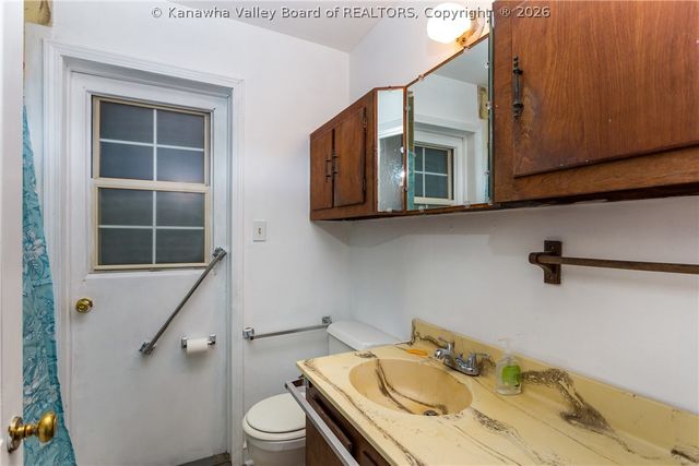 103 Washington Avenue, Nitro, WV 25143