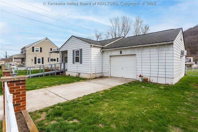 103 Washington Avenue, Nitro, WV 25143