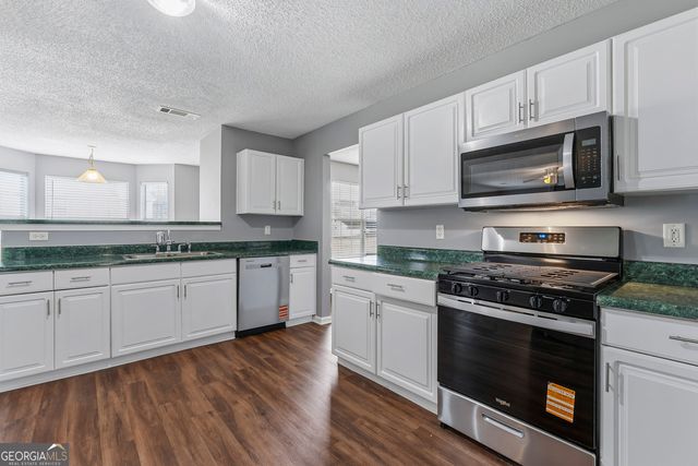 11925 Spring Lake Way, Fayetteville, GA 30215