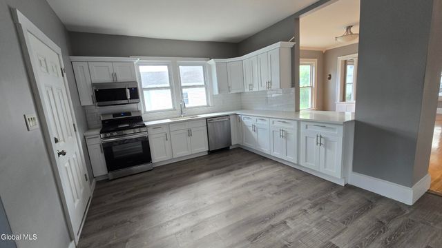 26 Lawnwood Avenue, Schenectady, NY 12304