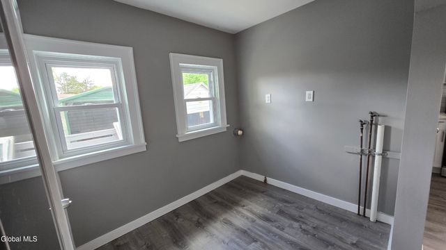 26 Lawnwood Avenue, Schenectady, NY 12304