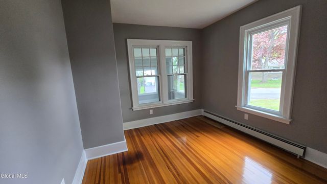 26 Lawnwood Avenue, Schenectady, NY 12304