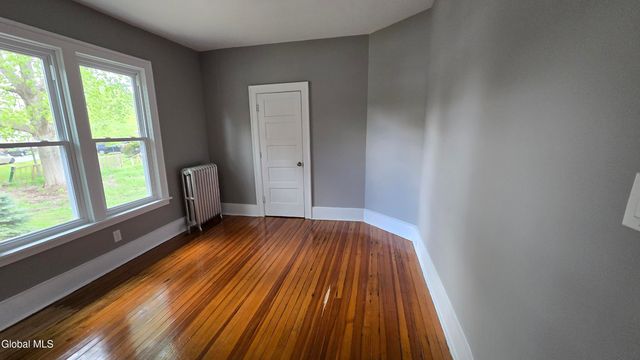 26 Lawnwood Avenue, Schenectady, NY 12304