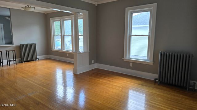 26 Lawnwood Avenue, Schenectady, NY 12304
